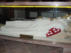 Nawrócony kapłan satanistycznej sekty, który stworzył Nowennę Pompejańską. Kościół ma nowego świętego