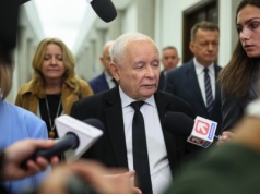 Największy koszmar prezesa. Uratować może go tylko Donald Tusk