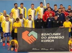 Piłka ręczna: Trzy czerwone kartki i jedna niebieska w starciu Industrii z Wisłą