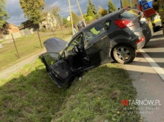 Lisia Góra: kierujący pojazdem wjechał do rowu. Są poszkodowani