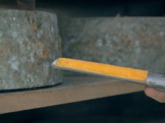 Jak powstaje kultowy Red Leicester. "Pleśń żywi się smalcem"