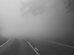 Uwaga! Gęsta mgła w Kujawsko-Pomorskiem. Widoczność może być ograniczona do 100-200 metrów