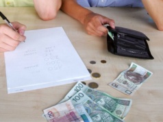 Tyle musi zarabiać 30-latek, by dostać 5000 zł emerytury. Wyliczenia mogą zaskoczyć Polaków