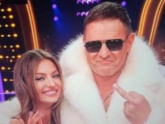 Tomasz Karolak pokazał w "Tańcu z Gwiazdami" ŚRODKOWY PALEC do kamery. Miło?