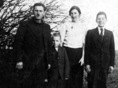 Strzelali do niego snajperzy, kiedy orał pole pod buraki