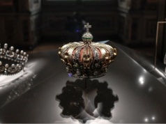 Napoleońska korona i siedem minut nieuwagi, czyli Luwr po włamaniu. Co może się stać z klejnotami?