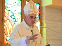 Bydgoszcz: bp Krzysztof Włodarczyk wybudził organy i poświęcił witraż przedstawiający „Sąd ostateczny”