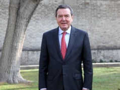 "Bezczelność wobec Polski". Były kanclerz Niemiec zeznawał w sprawie Nord Stream