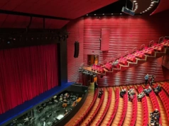 Polityczny protest w Operze Krakowskiej. „Ariadna z Naxos” przerwana przez aktywistów z palestyńską flagą