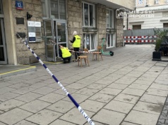 Domniemamy sprawca próby podpalenia drzwi wejściowych do siedziby PO w rękach policji