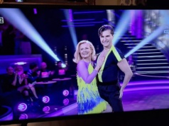 Mieszkańcy Saskiej Kępy wspierają sąsiadkę w "Tańcu z gwiazdami". "Miło, że nie tylko Żugajki biorą do takich rozgrywek"