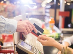 Przy płatności kartą spójrz na terminal. Nieuważni płacą 10-krotność