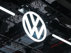 Volkswagen inwestuje we Wrześni. Nowe hale, stare pytania: komu naprawdę służy elektryfikacja Volkswagena?