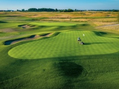 Gdzie w Polsce można grać w golfa? Przedstawiamy pola, na które warto zwrócić uwagę