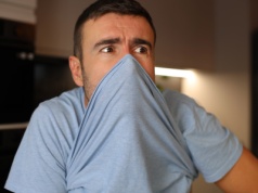 Mieszkańcy miasta na Mazurach duszą się od smrodu? „Nie da się otworzyć okna”