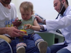 Lekarze apelują: ta szczepionka już nie chroni. Od 2026 dzieci powinny być szczepione inaczej