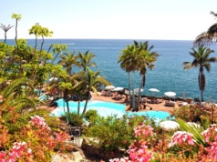 Litr paliwa za 5,5 zł, alkohol od 4,5 zł. Ceny na tej wyspie zaskakują turystów z Polski