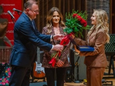 Huczne obchody 120-lecia IV LO im. Tytusa Chałubińskiego. Wystawa, gala, bal i sentymentalny spacer