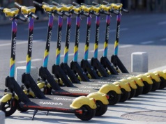 Praga mówi "nie" wypożyczalniom elektrycznych hulajnóg. Radni zdecydowali