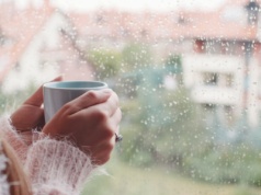 Pomaga w trawieniu i zwiększa koncentrację. W nadmiarze może jednak zaszkodzić