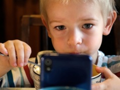 7-latek wydał 140 tys. zł. Wszystko przez tablet powiązany z kontem ojca