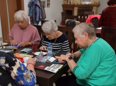 Najgorzej zostać sam na sam ze starością. Wśród seniorów