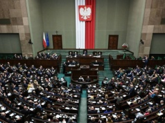 Nowy sondaż. Lider umacnia pozycję, sześć ugrupowań w Sejmie