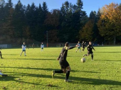 Dwie różne połowy, ale derby dla Groni