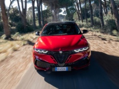 Nowa Alfa Romeo Tonale 2026 już w sprzedaży we Włoszech. W ofercie jest diesel 1.6