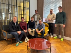 Polska gwiazda startupowa przejęta przez Francuzów. Surfer dołącza do Group Positive