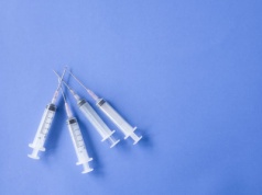 Do marca 2026 roku ma powstać e-Karta Szczepień. MZ powołało specjalny zespół