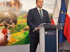 Minister Krajewski jedzie do Brukseli po zgodę na 1,5 mld zł na kredyty dla rolników