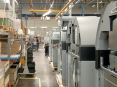 Biedronka idzie na rekord. Zaleje Polskę automatami