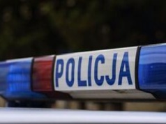 Chciała pomóc, ale zapomniała że jest poszukiwana przez policję