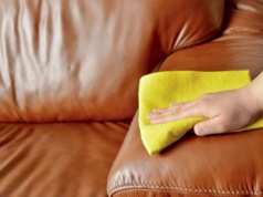 Biorę 1 rzecz i przecieram plamy na skórzanej sofie. Efekt zawsze genialny