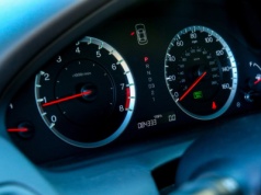 Polacy zimą nadal popełniają ten błąd. Efekt? Zatkane wtryski, mandaty i wyższe spalanie