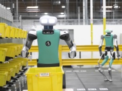 Bierzesz tę robotę czy nie? Bo mamy już 10 robotów na pana miejsce