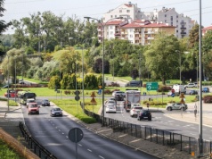 Kolizje, korki i „nieczytelne” rondo. Miejski radny, Marek Fabianowicz, apeluje o zmiany w organizacji ruchu