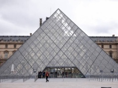 Zuchwała kradzież w Luwrze. Klejnoty nie były ubezpieczone