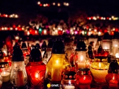 Znany ksiądz apeluje w sprawie zniczy. "Brak szacunku"