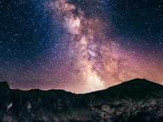 Co tak świeci w kosmosie? Naukowcy odkrywają tajemnicę Wszechświata