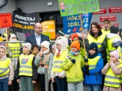 Spytkowice: kolorowy happening zachęcał do noszenia odblasków