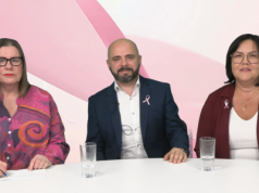 „Dotykam, Wygrywam”. Brafitterka i onkolog uczą, jak dbać o piersi