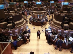 Rekord DJIA, niemal zerowa zmiana S&P500