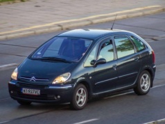 Polska to w większości używane, stare samochody. Dajcie żyć ich właścicielom. Felieton