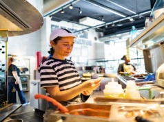 Restauracyjny gigant zamyka lokale. Pracę straci ponad tysiąc osób, podano lokalizacje