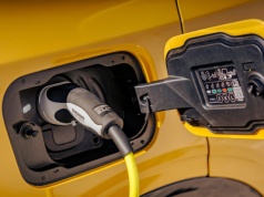 Elektryki z Chin jednak z dopłatą. Rząd zmienia zasady programu „NaszEauto”