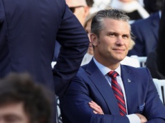 Awantura o krawat szefa Pentagonu. "Twoja stara mu go kupiła, idioto"