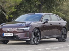 Nowe Volvo ES90 wie, jak zrobić dobre pierwsze wrażenie. To jeszcze komfort, czy już luksus?