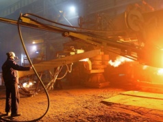 Koszmarny wypadek w hucie. Mężczyzna wpadł do gorącego metalu